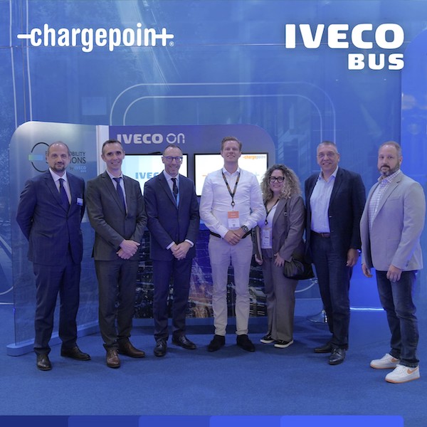 IVECO BUS and ChargePoint sign partnership agreement to propose a best-in-class Fleet Management offer